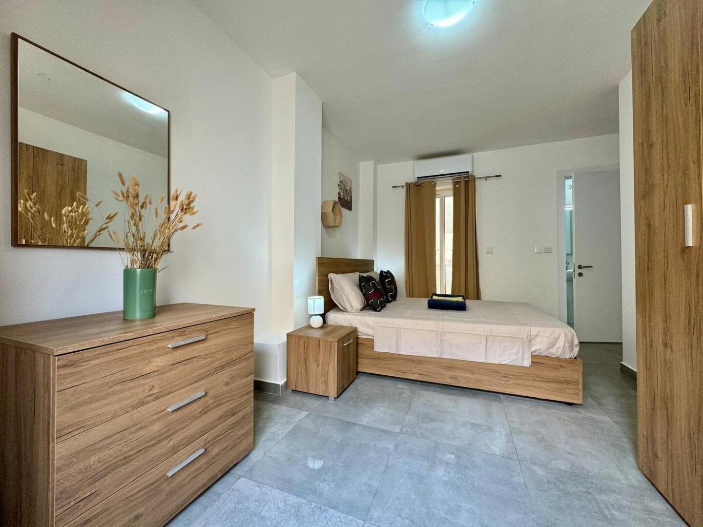 Mive-Delux Three Bedroom Apartment In Marsaskala Exterior photo